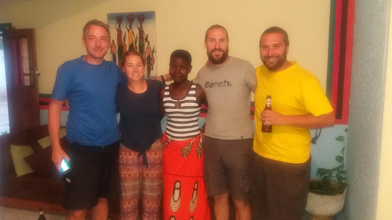 Хостел Kumunzi Backpackers Лусака Экстерьер фото