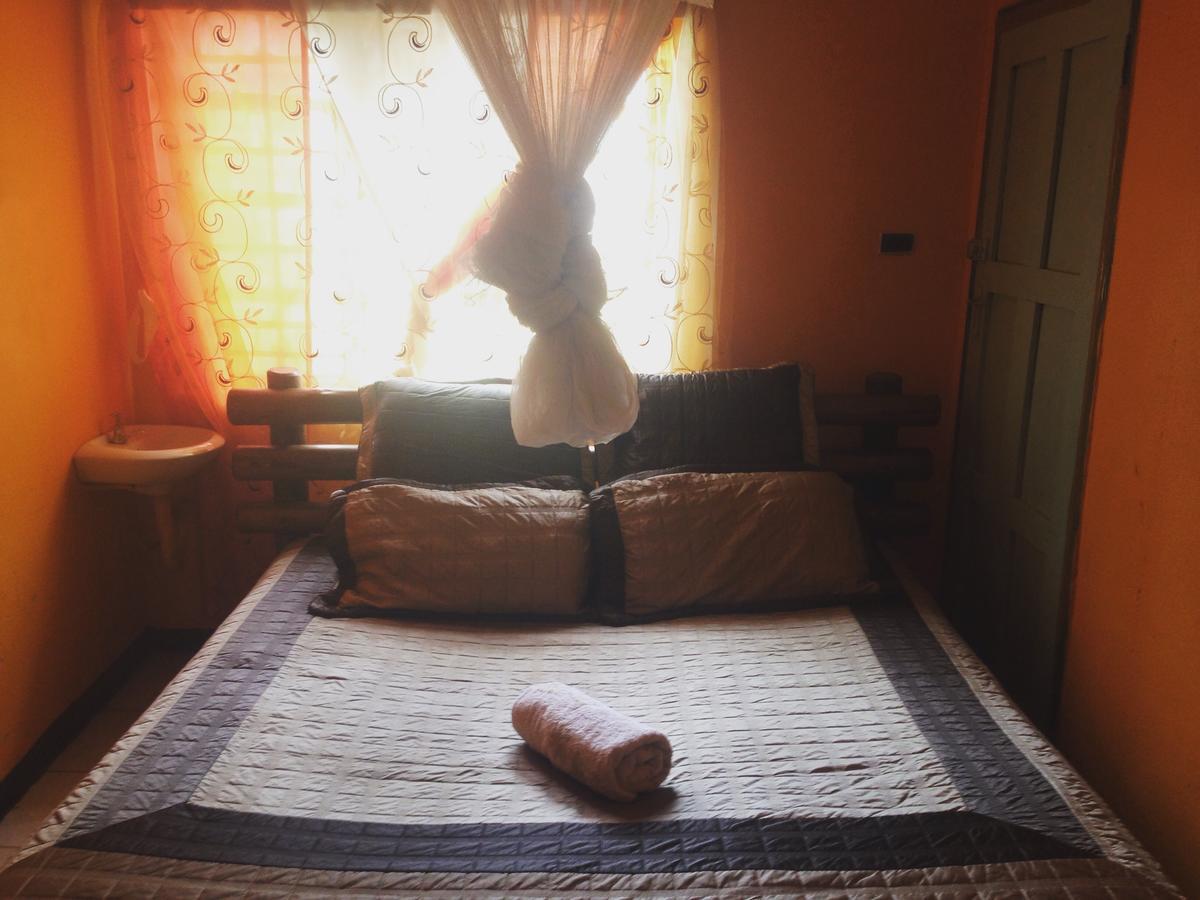 Хостел Kumunzi Backpackers Лусака Экстерьер фото