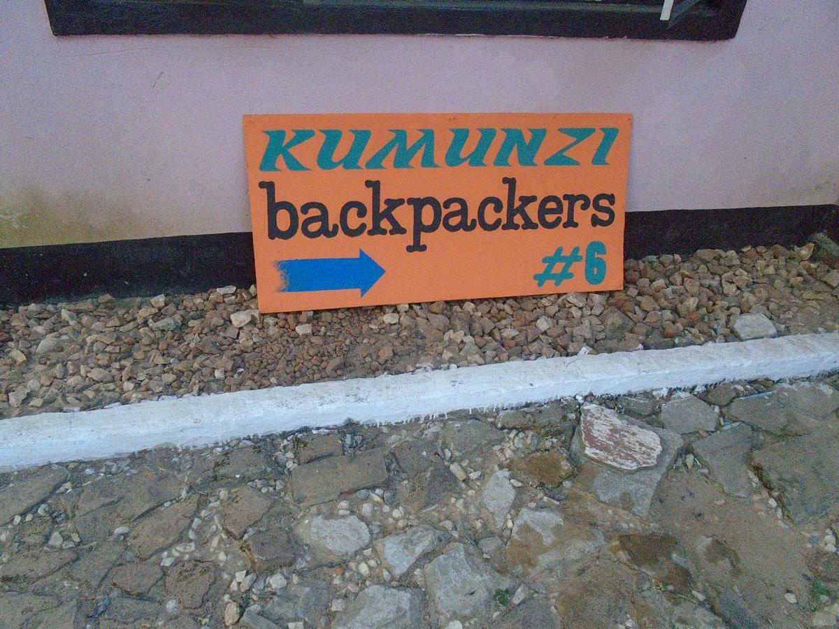 Хостел Kumunzi Backpackers Лусака Экстерьер фото